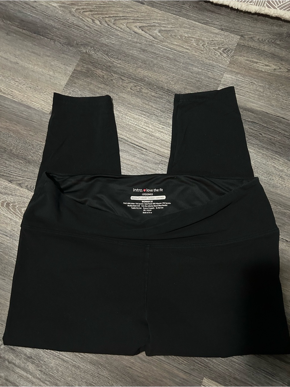 intro. Black High-Waist Performance Leggings